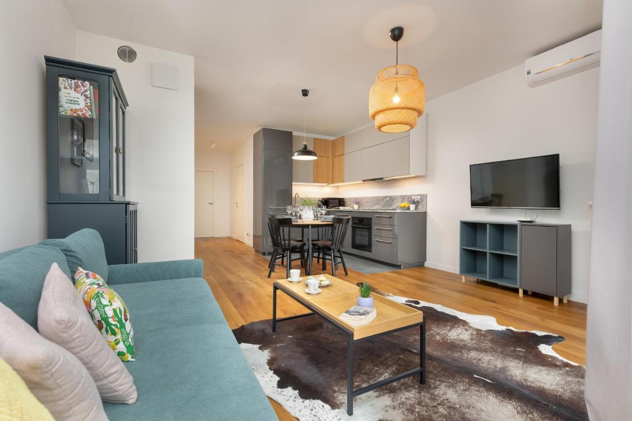 Апартаменти Siedmiogrodzka Air-conditioned With Balcony Wola By Renters Варшава