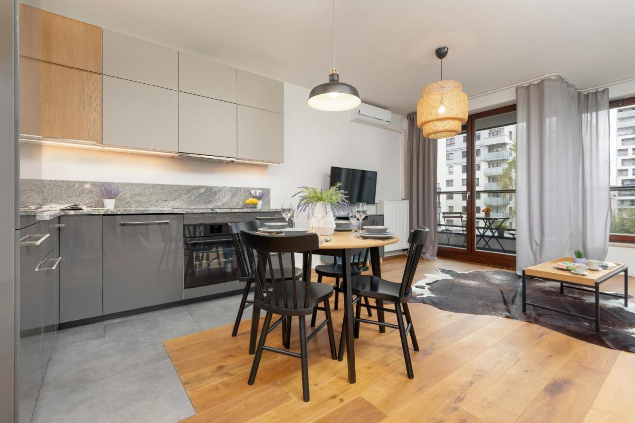 Siedmiogrodzka Air-conditioned With Balcony Wola By Renters Apartamento